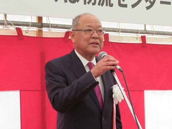 挨拶を行う吉川会長