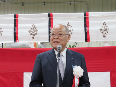 挨拶を行う吉川会長